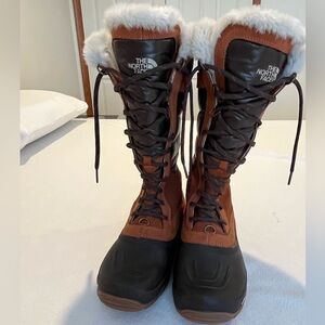The North Face women’s snow boots size 7.5